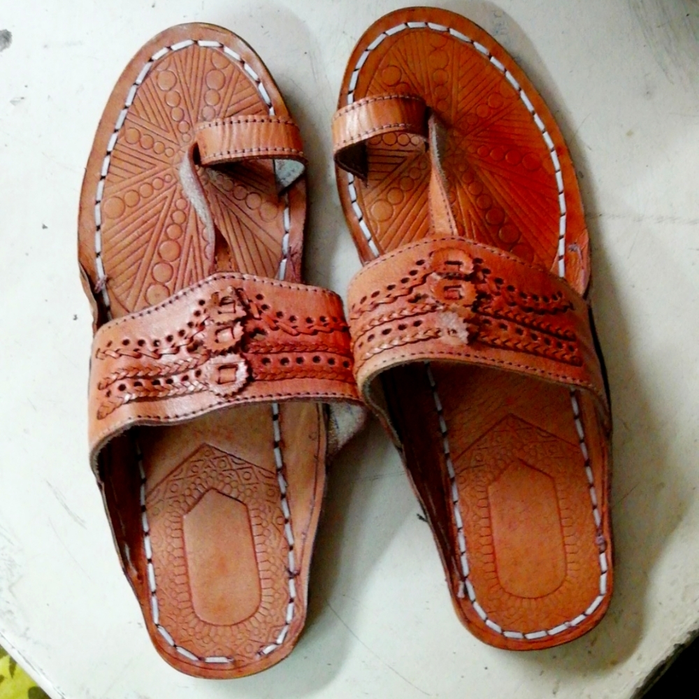 Leather slippers - Picture 1 of 3